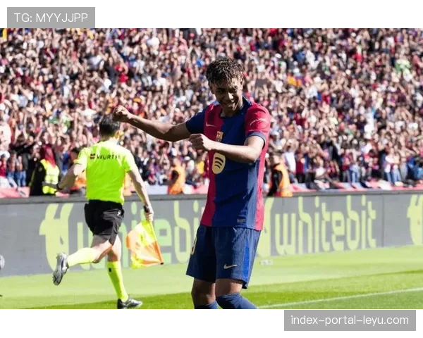 巴萨2-0完胜赫罗纳暂登榜首，亚马尔传射建功